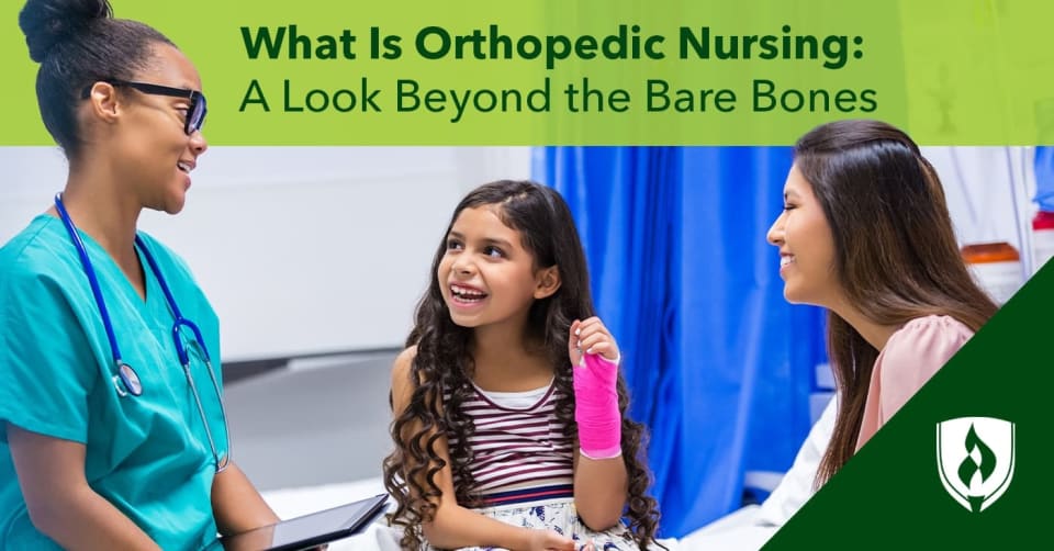 女护士正在帮助一位儿科病人在她的手臂上打石膏