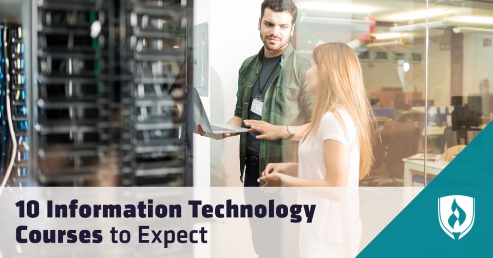 男人和女人在电脑服务器前聊天