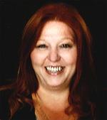 Luanne Paulson, Lake Elmo医学助理学生，克服障碍获得了她的学位。