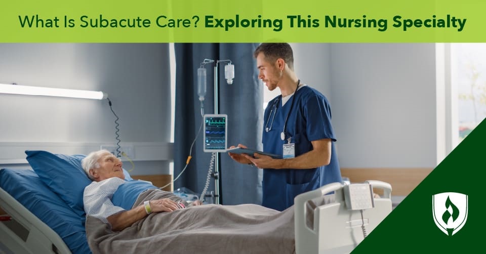 亚急性期护士在床上护理静脉滴注病人的照片