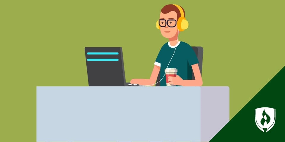 一位科技专业人士坐在办公桌前，戴着耳机听科技播客