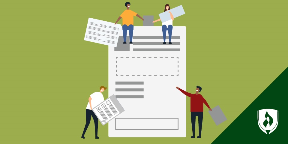 网页开发人员构建一个巨大的简历代表在网页开发工作的插图＂class=