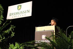 女学生毕业演讲