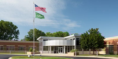 拉斯穆森绿湾校区大楼