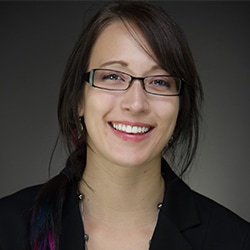 艾丽西亚D。证明信