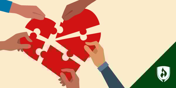 显示五手握着不同拼图片